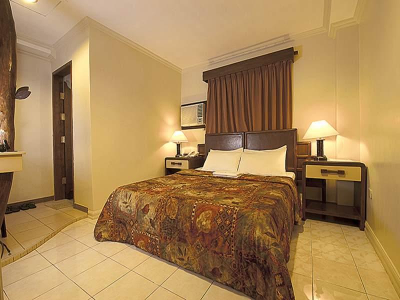 Hotel Joselina - Main Branch Tuguegarao by Eksteriør bilde
